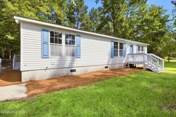 38 THOMPSON CT