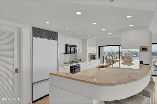 322 CAUSEWAY DR STE 505
