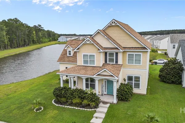 303 LAKESIDE BLVD