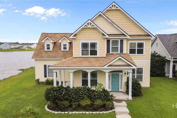 303 LAKESIDE BLVD