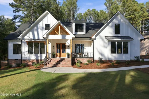114 GLEN COVE LN