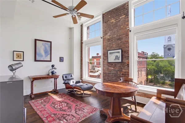 9 W YORK ST 305
