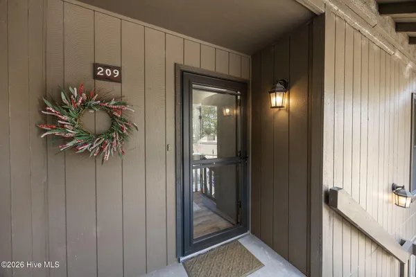10 PINE TREE RD 209