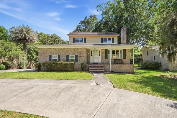 237 KENSINGTON DR