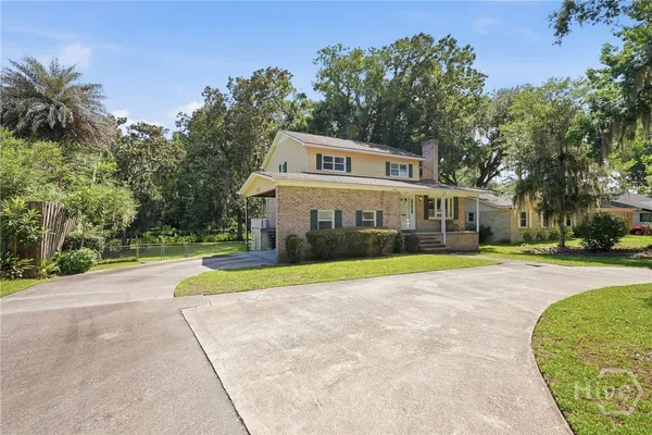 237 KENSINGTON DR