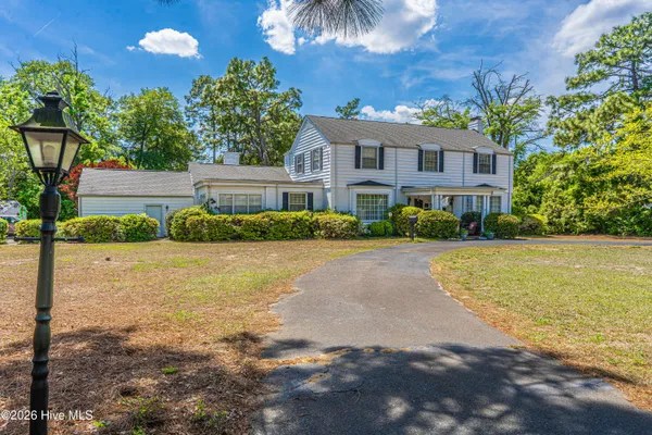 104 DOGWOOD LN