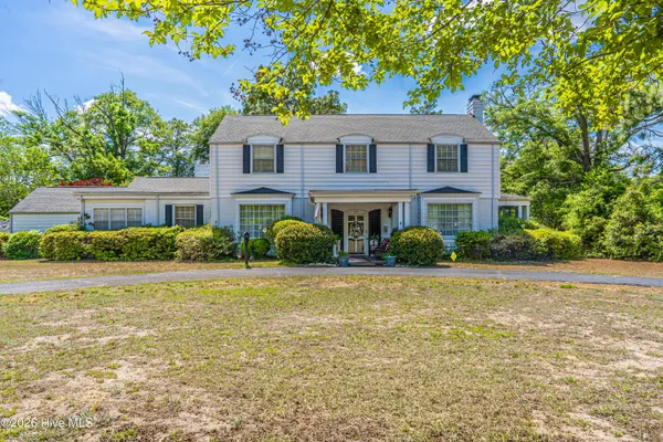 104 DOGWOOD LN
