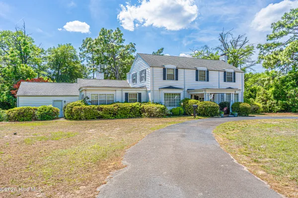 104 DOGWOOD LN