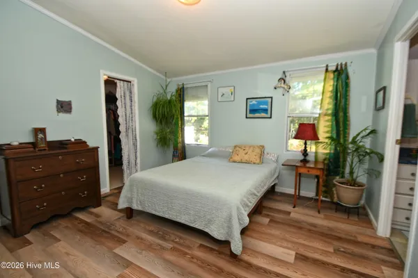 907 PALMER DR