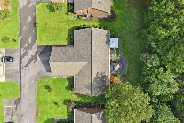 320 HISCOTT LN 320