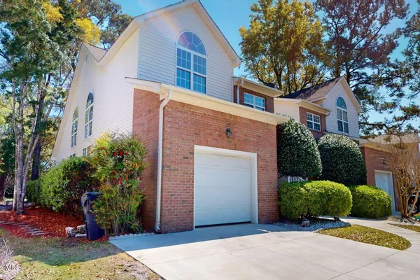 110 LIGHTHOUSE DR