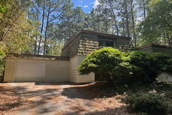 212 SKYLINE MANOR RD