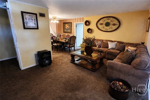 2221 LORRAINE CT