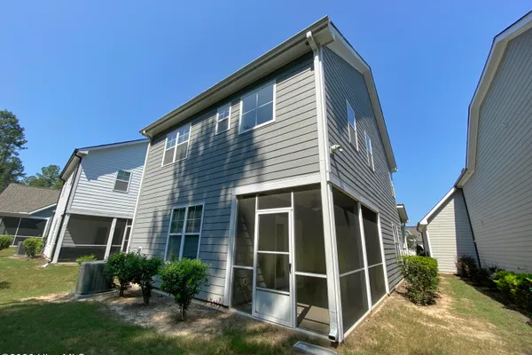 36 SPRUCE HOLLOW CIR