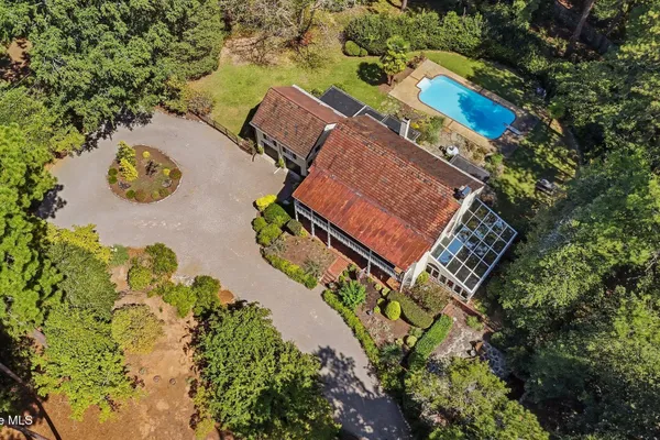 140 ARBUTUS RD