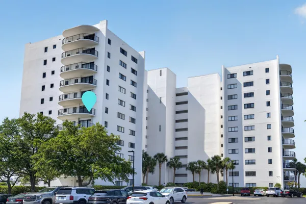 322 CAUSEWAY DR STE 601