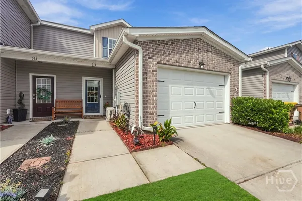 316 DOGWOOD CIR