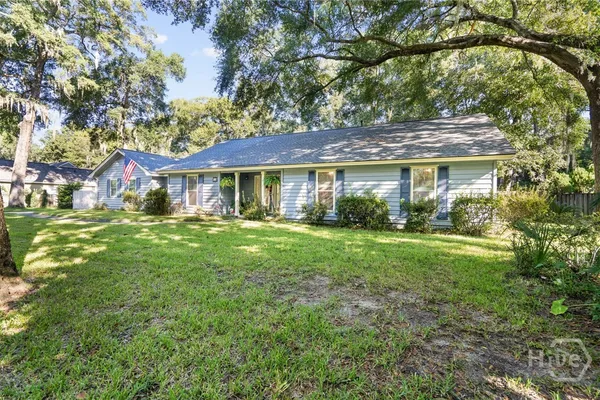 16 SANDOWN RD