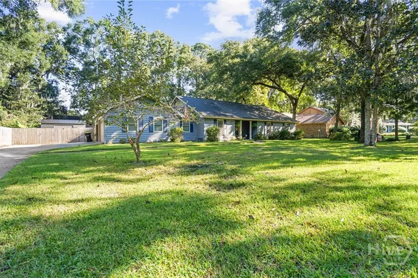 16 SANDOWN RD