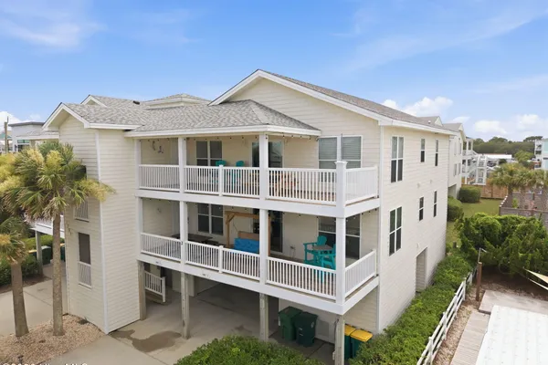 1101 FORT FISHER BLVD 3