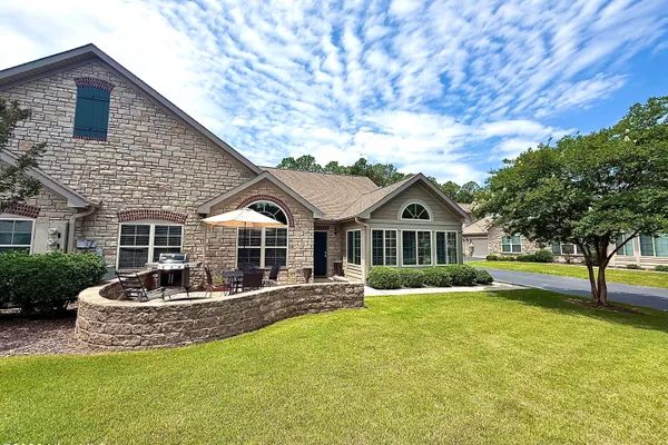 107 W CHELSEA CT