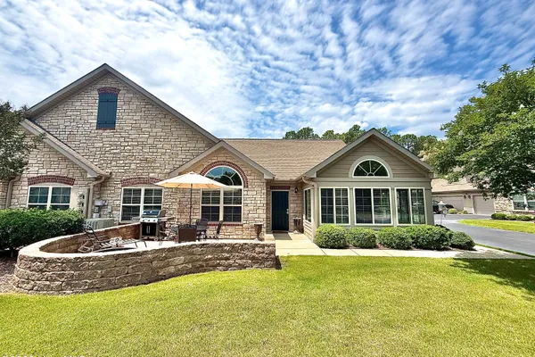 107 W CHELSEA CT