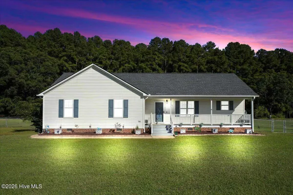 110 HILLTOP DR