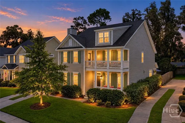 121 BLUFFSIDE CIR