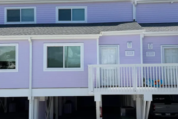 804 PELICAN CT