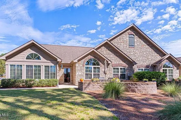 125 W CHELSEA CT