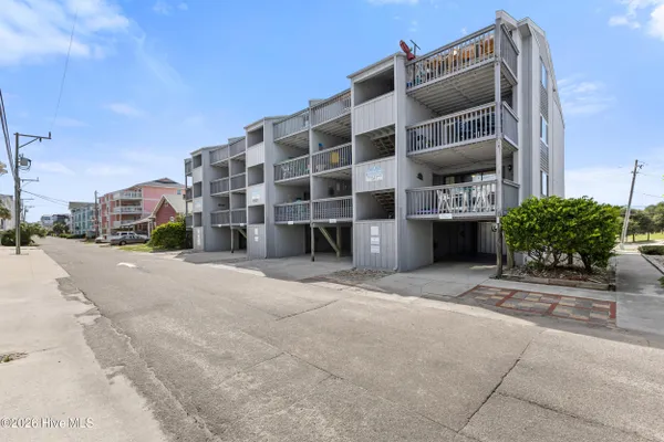 408 CAROLINA BEACH AVE A2