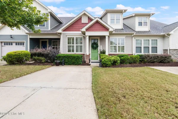45 CROSBY LN