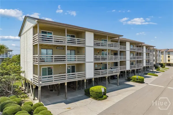 85 VAN HORNE ST 1A