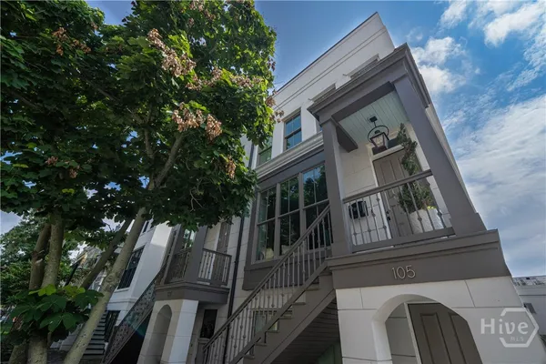 105 W GORDON ST