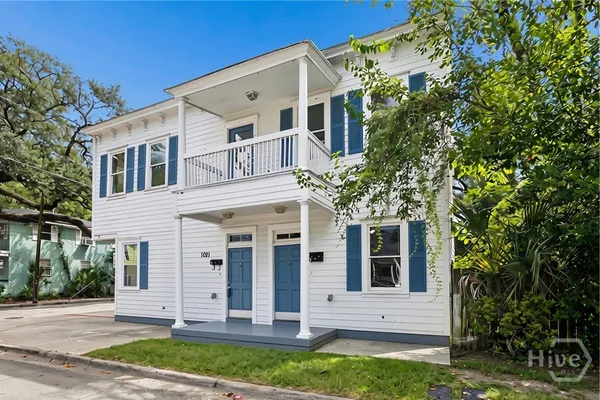 1021 E BOLTON ST A & B