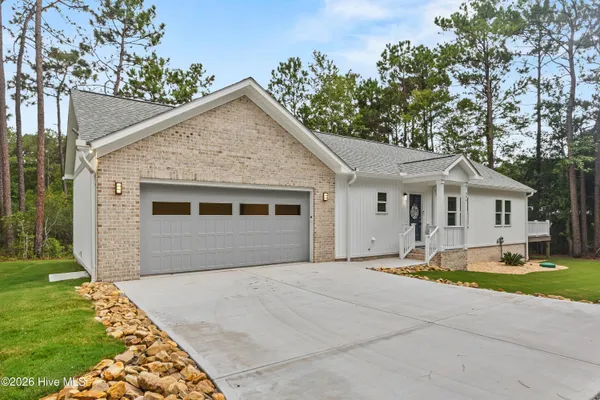504 CYPRESS CIR