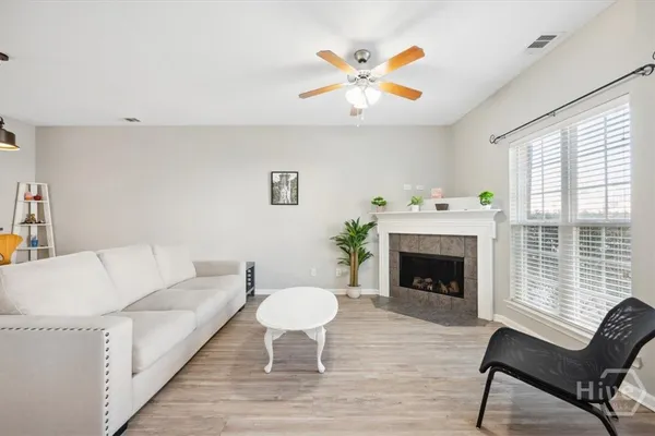 777 KING GEORGE BLVD 38