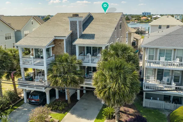 108 LUMINA AVE A