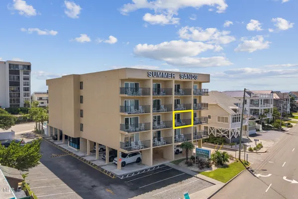 104 LUMINA AVE 203