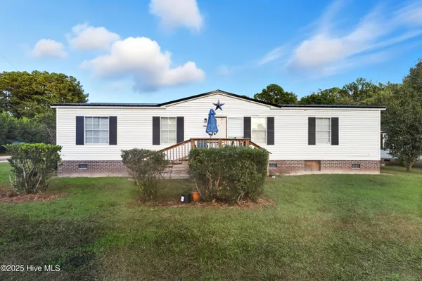 1025 WHITE LAKE DR