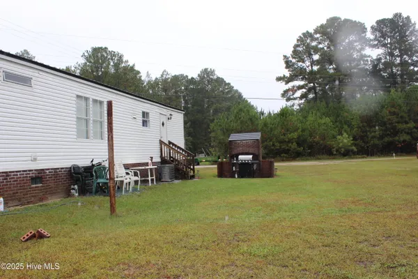 1025 WHITE LAKE DR