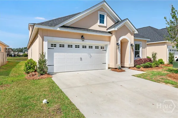 119 WATERSIDE LN