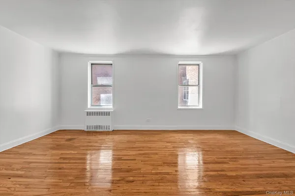 67-12 YELLOWSTONE BLVD E9