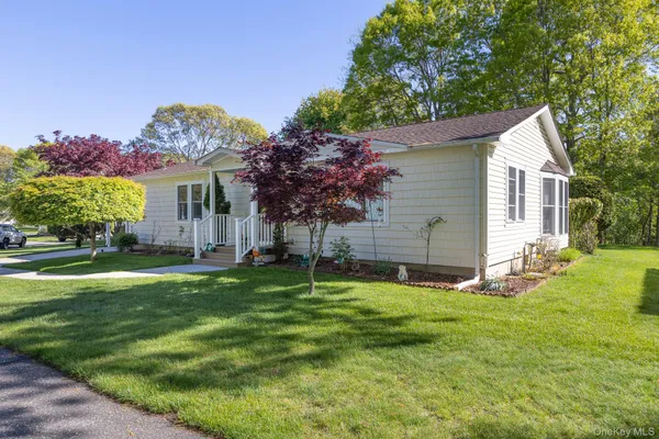 1407 MIDDLE RD 83