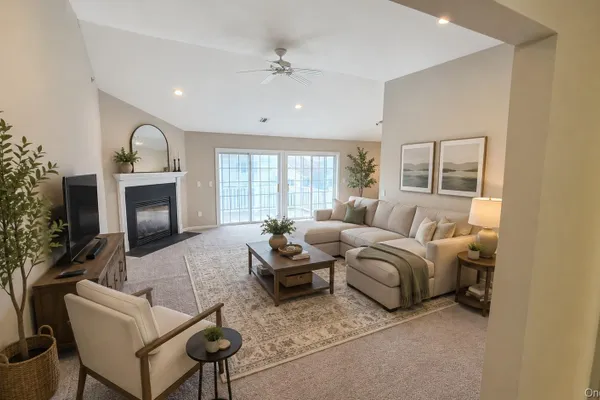 26 ROSE LN