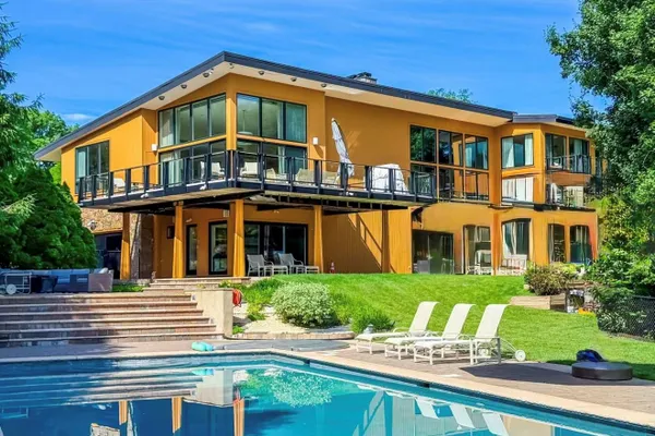 21 LAKE RD
