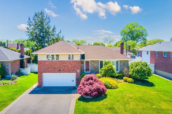 15 HILLVALE RD