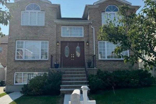 476 DARLINGTON AVE