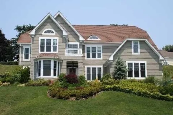 47 PEMBROKE DR