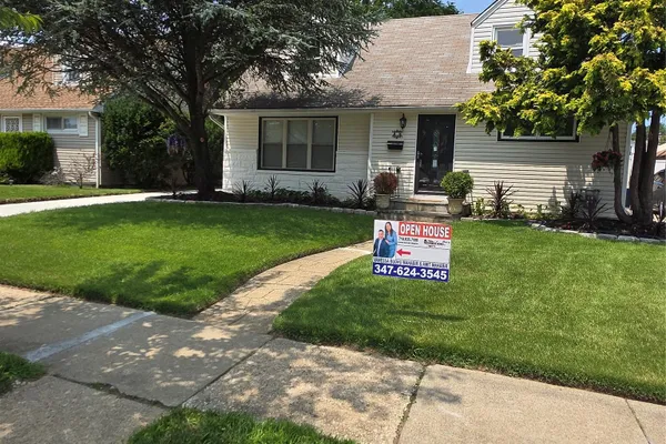 23 HARRIMAN AVE